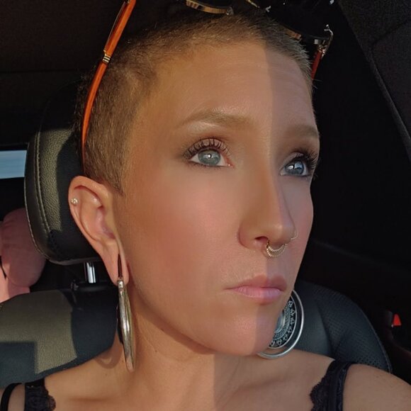 Meet your Posher, Jana - Picture 1 of 1